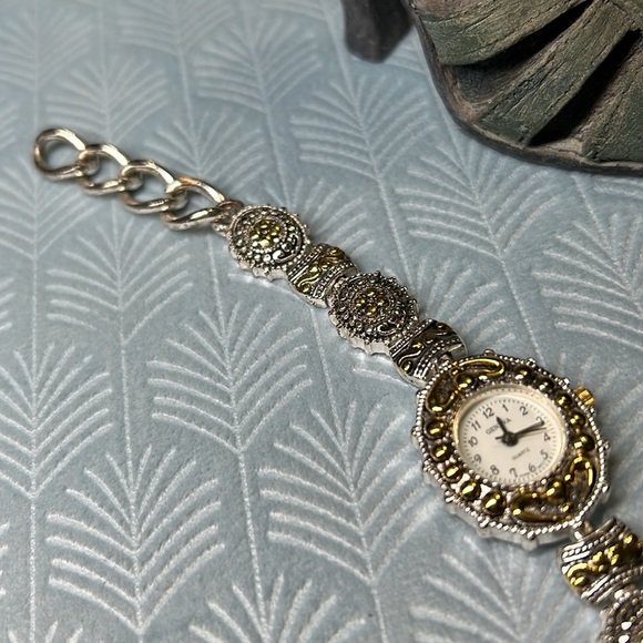 Geneva stainless steel bracelet watch - Picture 6 of 15